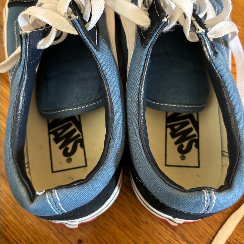 VANS like new,  women’s or Men's Black and Navy Sneakers - Picture 6 of 7